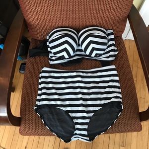 Torrid black and white striped bikini 2x
